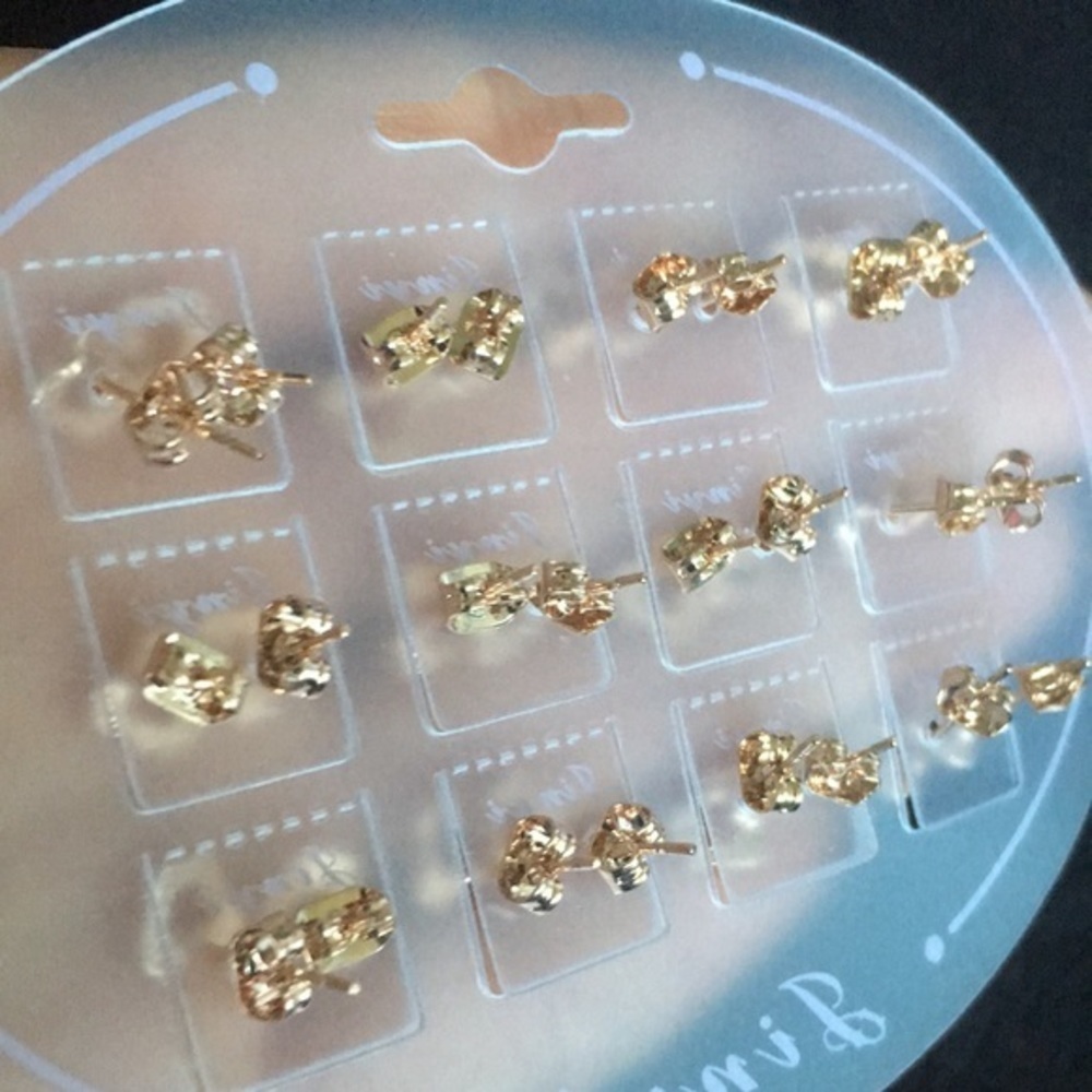 Set of 12 Tiny Apple Party Earrings - Picture 4 of 7